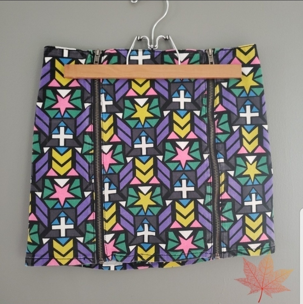 Divided mini skirt size 6.